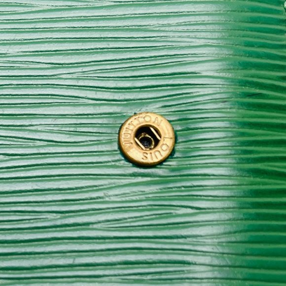 Auc Louis Vuitton Green Epi Leather Porte Billets Compact Wallet - Picture 7 of 12